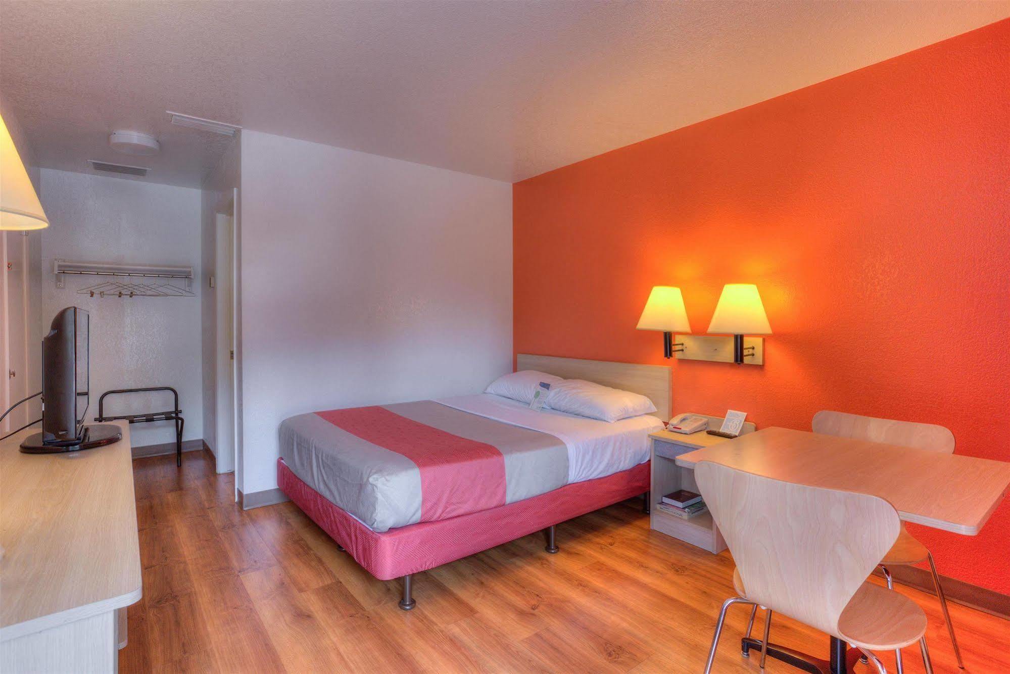 Motel 6-Tigard, Or - Portland South - Lake Oswego Zewnętrze zdjęcie